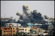 Rauchsule nach israelischem Angriff auf Rafah (AFP)