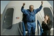Ed Dwight nach seinem Flug (AFP)